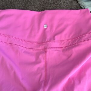 Crazy Yoga size medium bubble gum pink leggings. 25’ inseam, waist 13.5-17